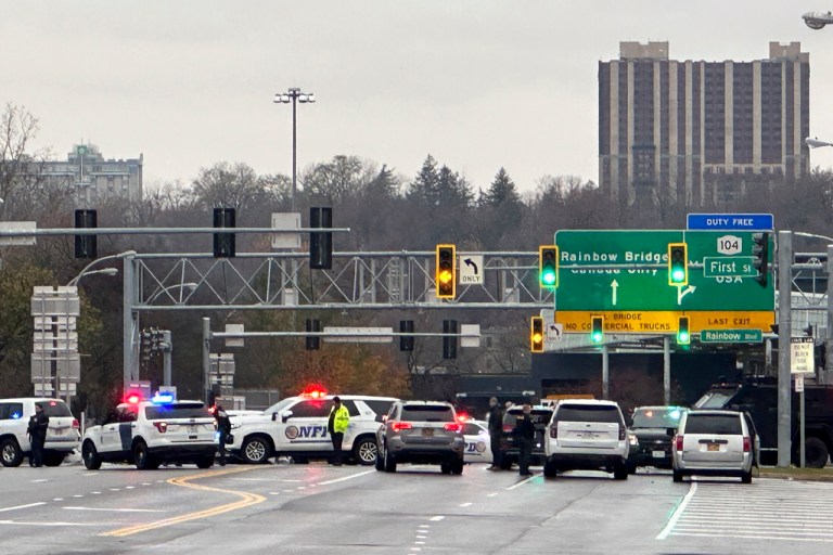 FBI says car crash on US-Canada border not terrorist attack