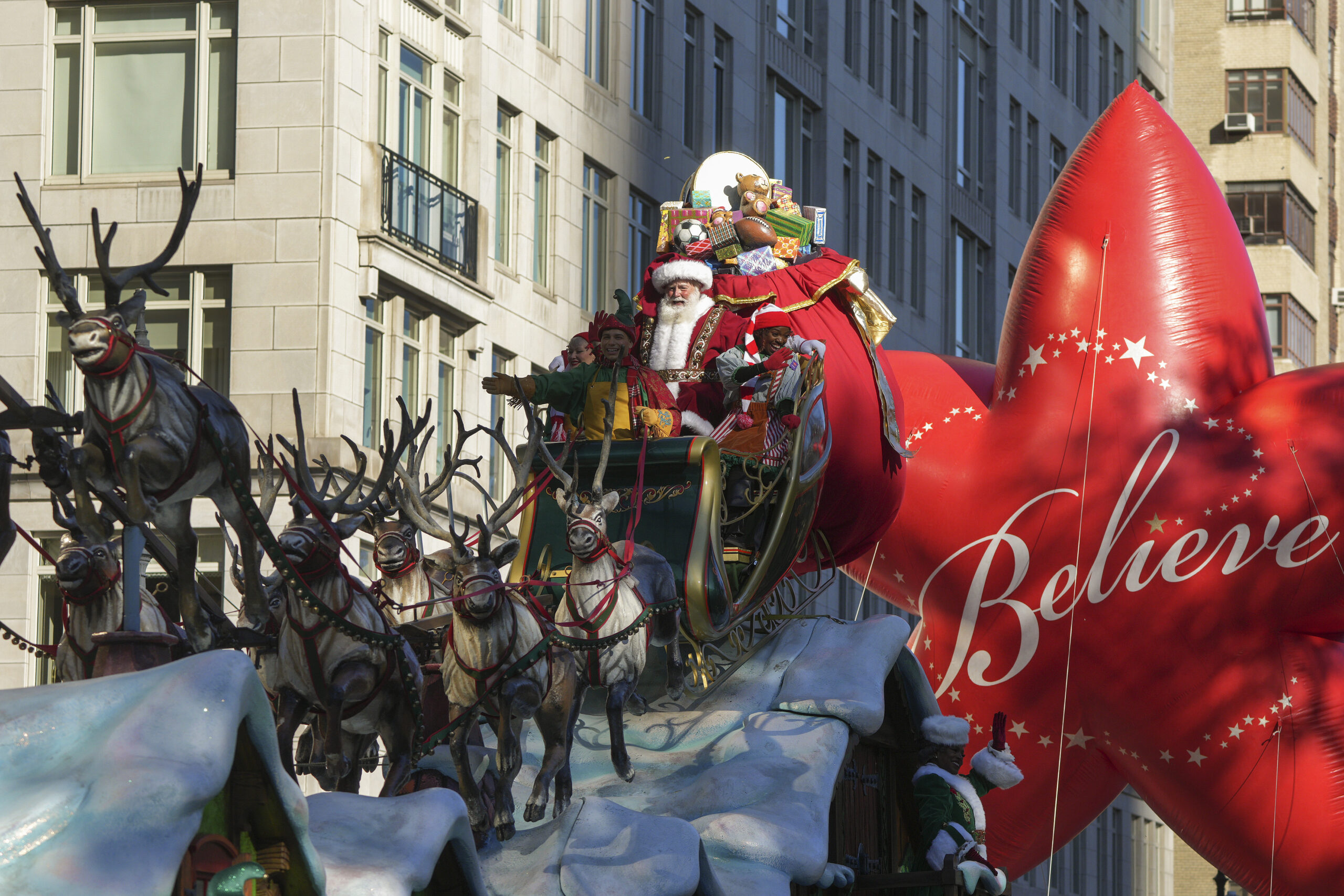 Pro-Palestinian protesters temporarily halt Macy’s Thanksgiving Day Parade