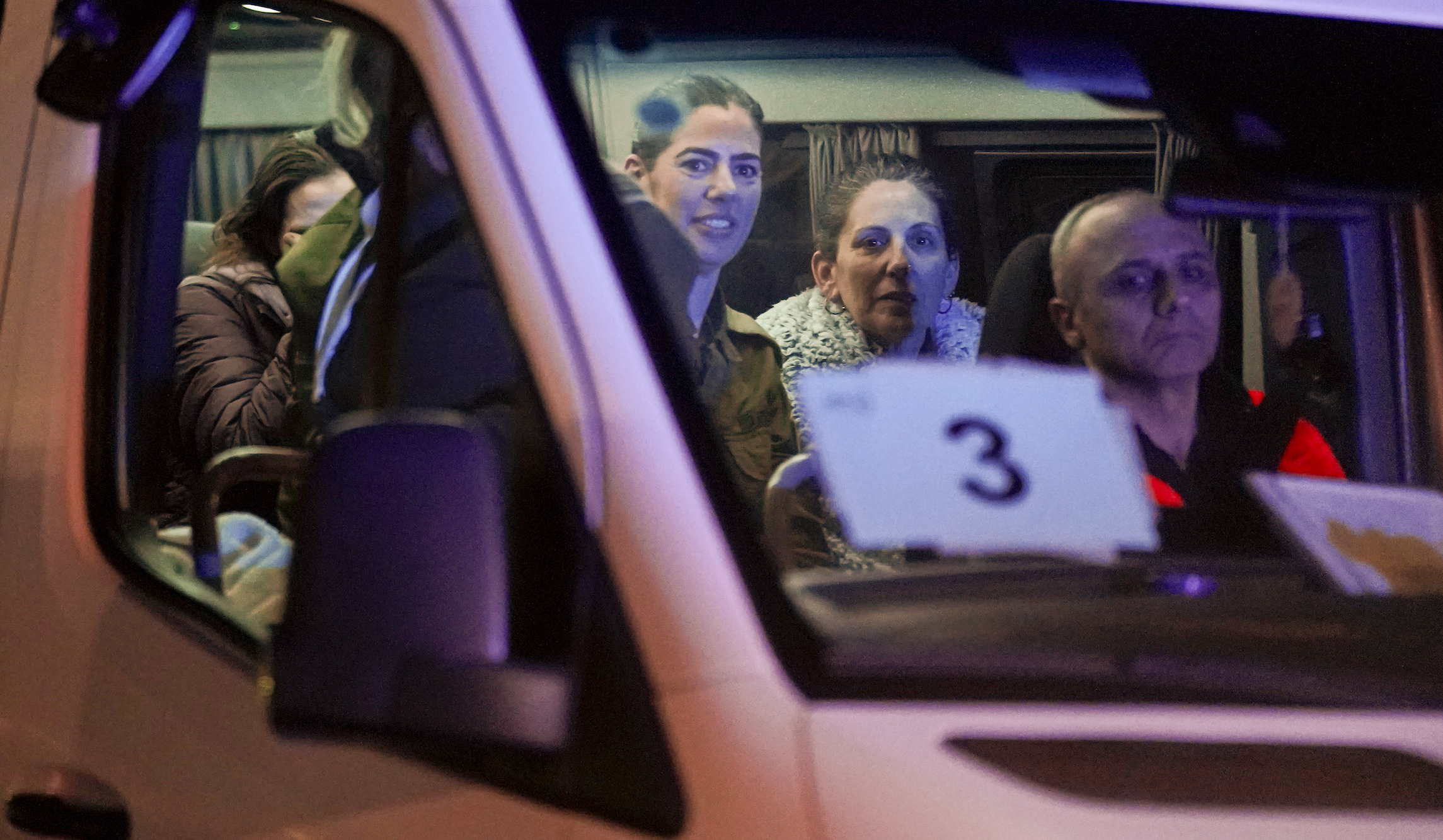 Israel and Hamas agree at last minute to one-day extension of ceasefire