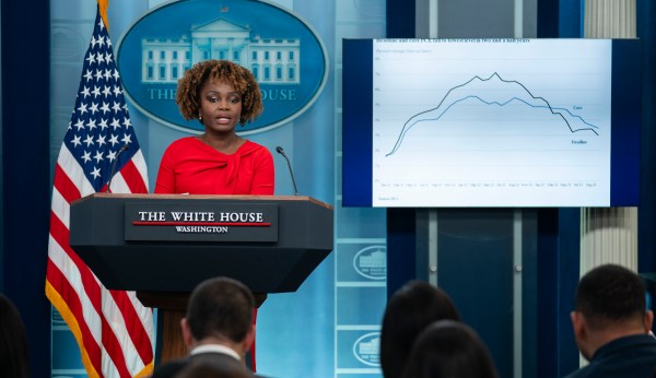 White House unveils new press briefing lectern, ‘a blend of modernity and tradition’