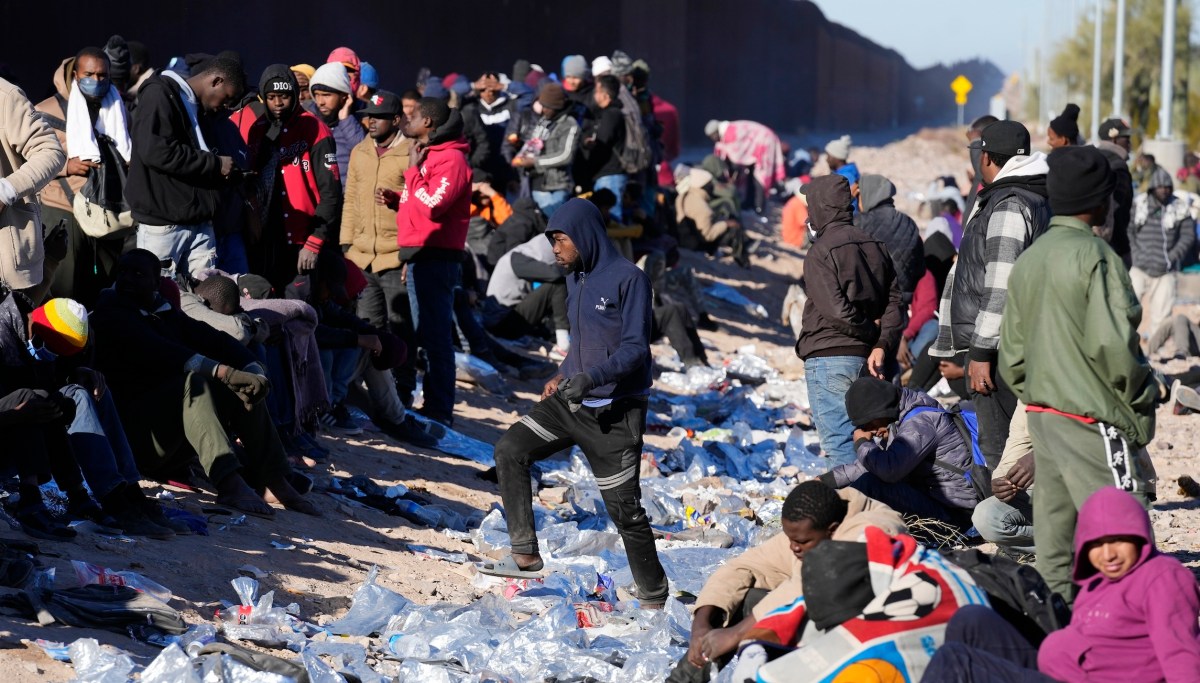 Southern border crisis: Authorities encounter nearly 27,000 immigrants ...