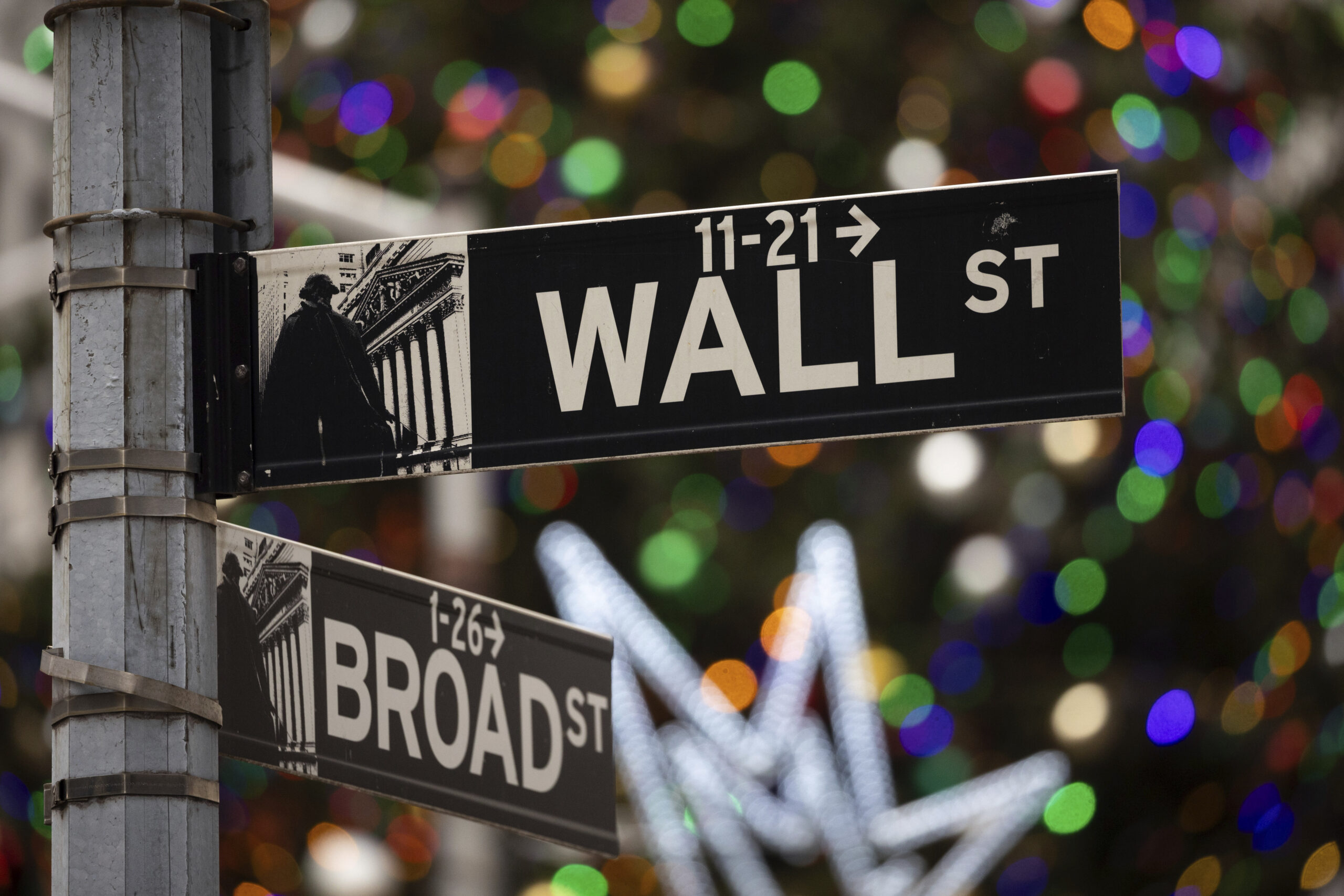 Dow Jones closes at all-time high after Powell signals interest rate cuts