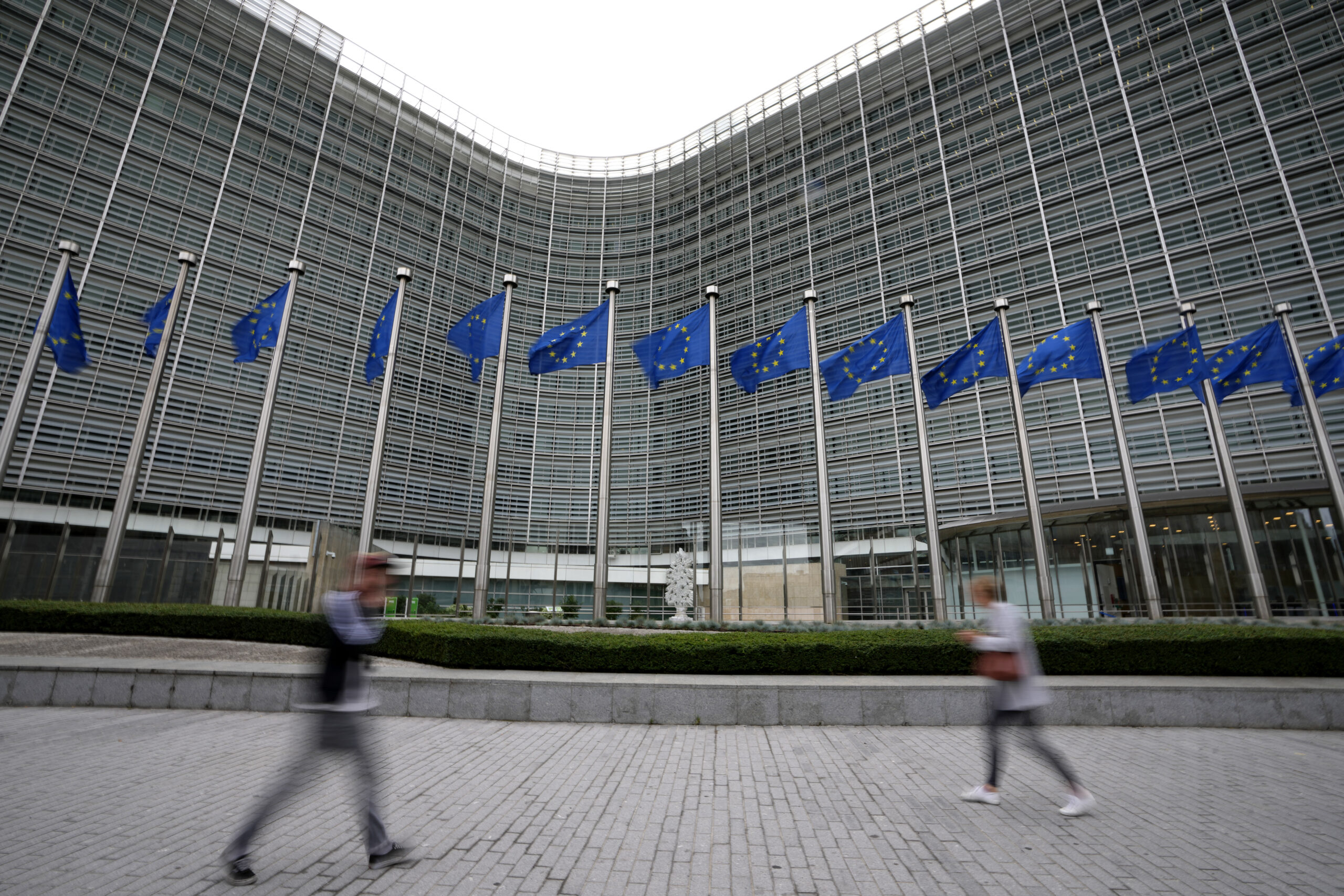 Pornhub and other pornography sites now forced to verify ages by EU