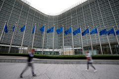 Pornhub and other pornography sites now forced to verify ages by EU