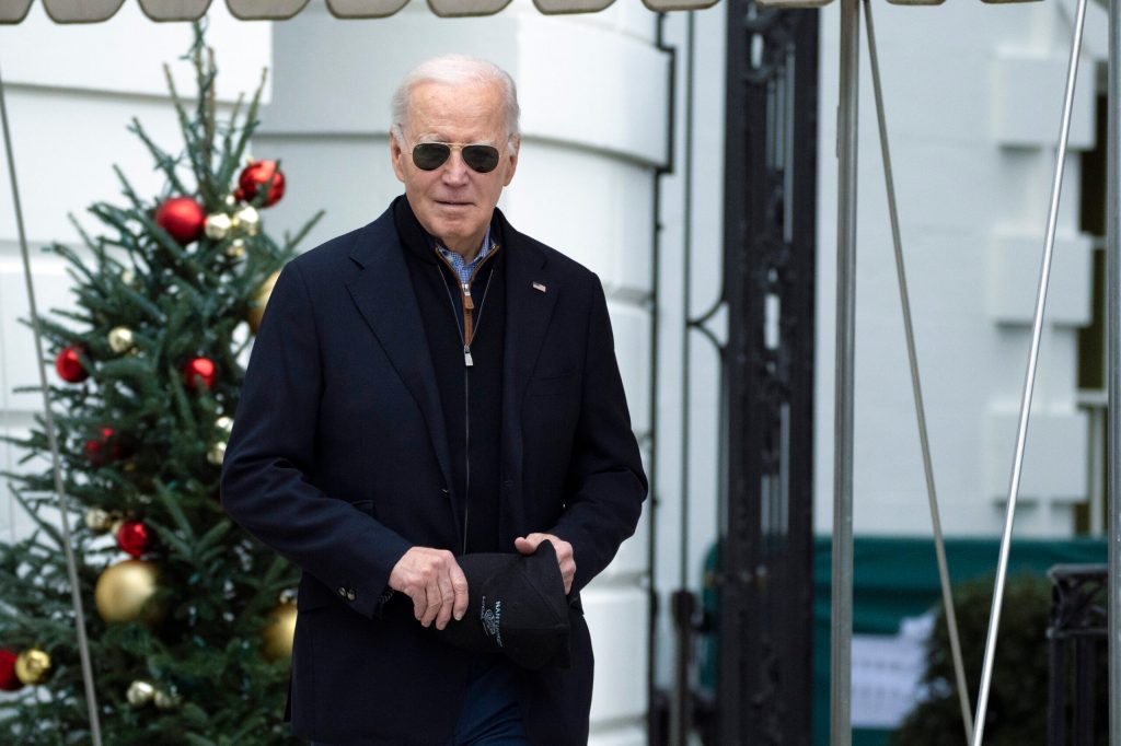 Biden jets to Virgin Islands with trouble brewing at home