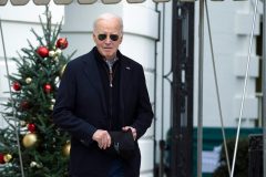 Biden jets to Virgin Islands with trouble brewing at home