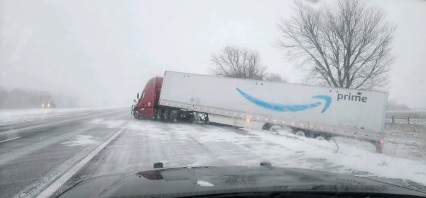 Blizzard in the Plains brings post-Christmas travel to a halt
