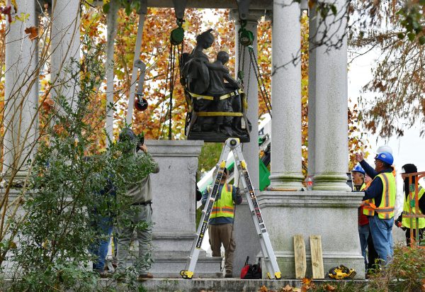 Democratic Jacksonville mayor removes Confederate statue, skirting City Council approval