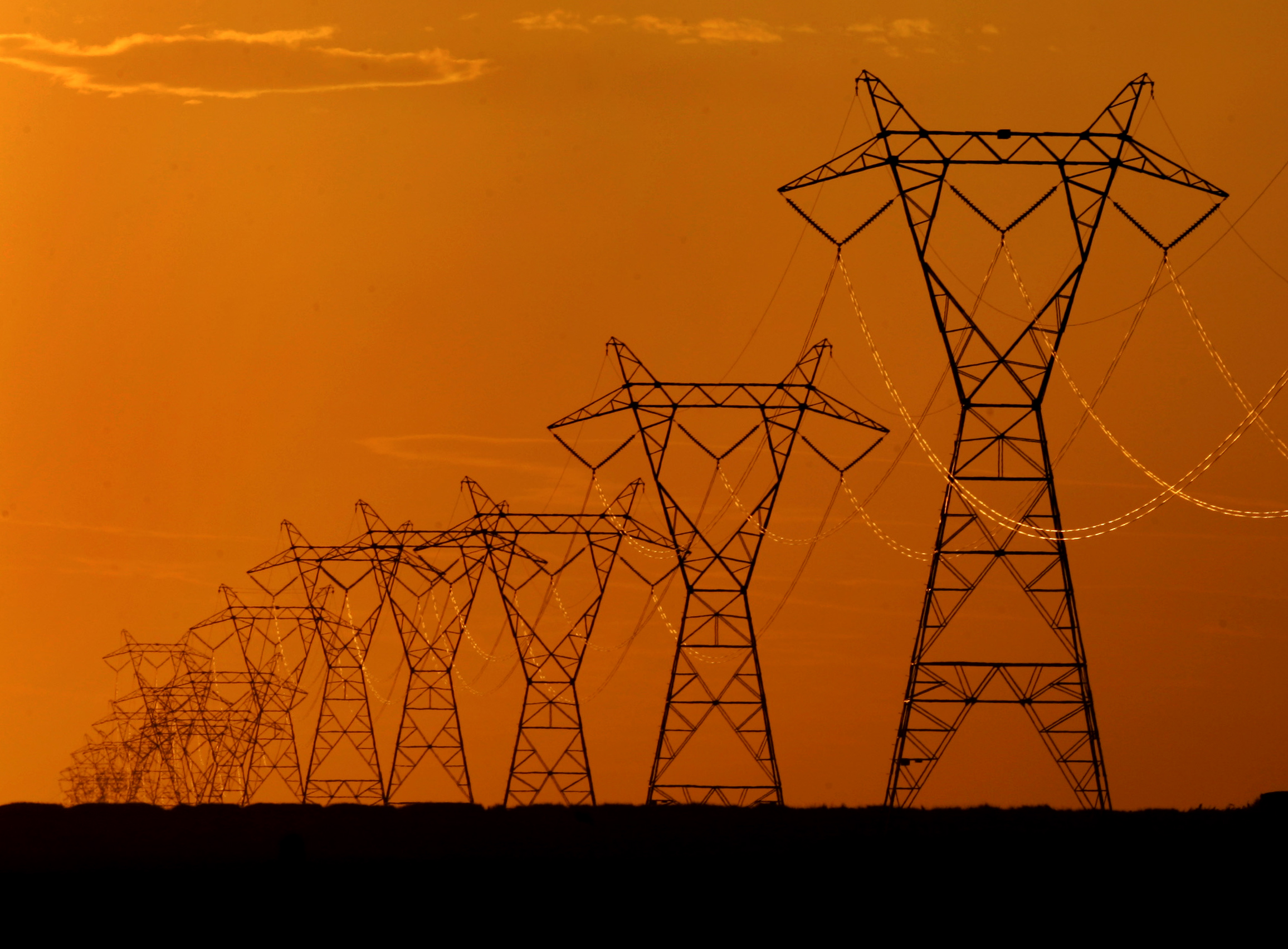 Political crisis a ‘golden opportunity’ for electric grid and internet attack