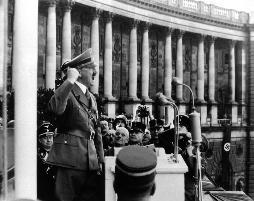 Hitler’s watch auctioned off for well below asking price