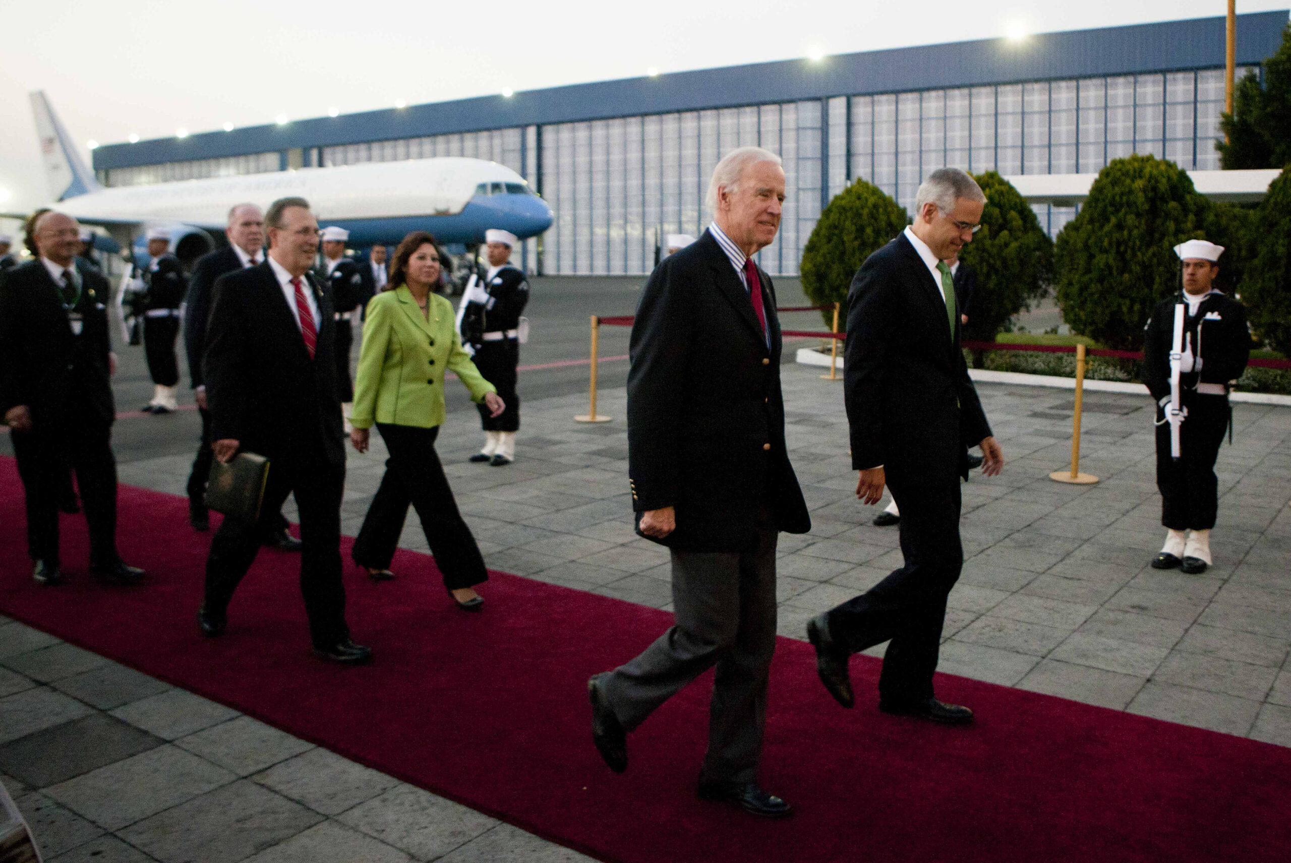 Foreign policy divides lurk beneath the surface of Democratic primaries