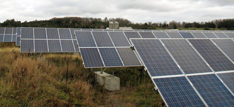 750,000-panel solar farm will power Colorado steel mill, first of its kind