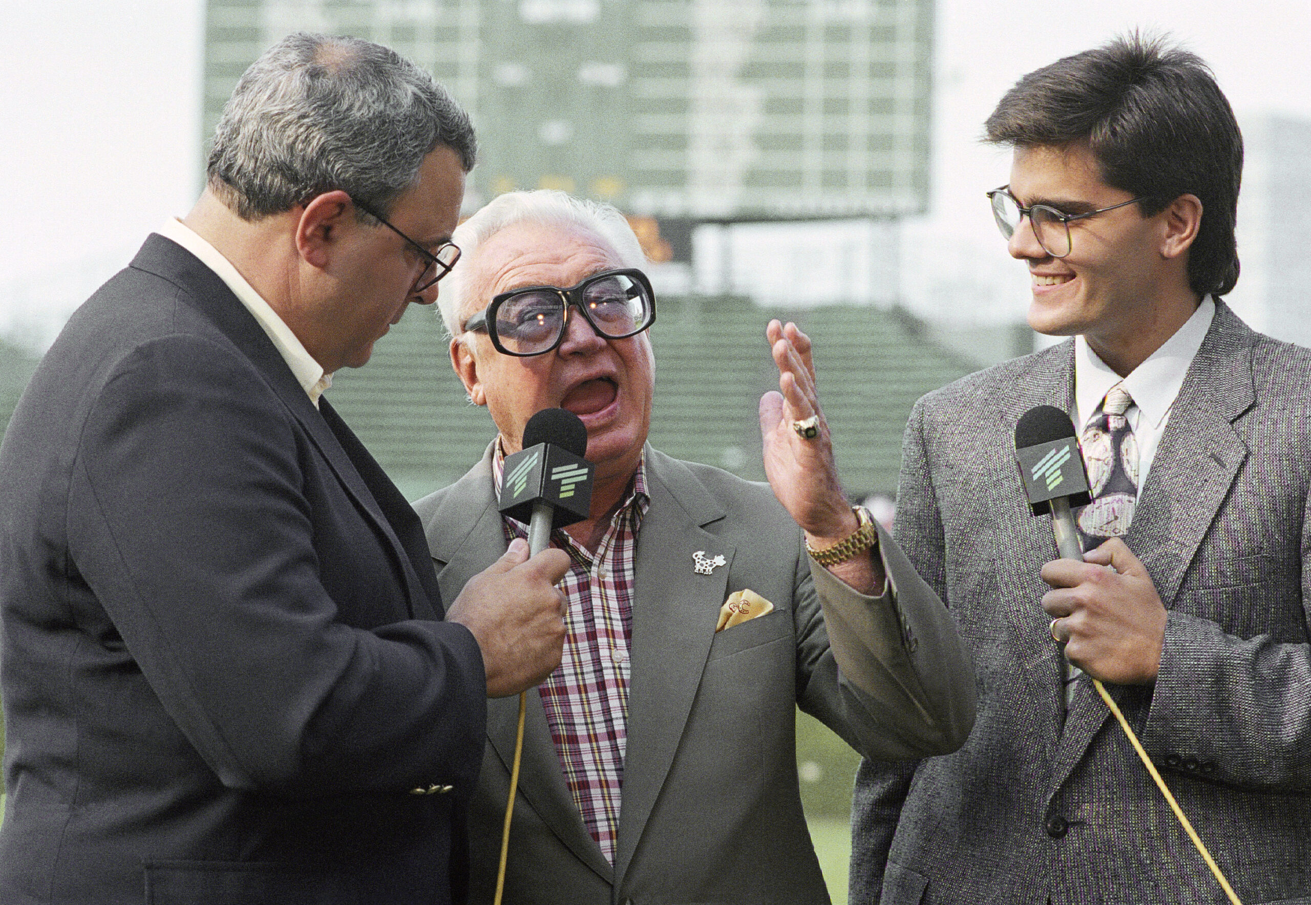 SEE IT: Beloved Cubs announcer Harry Caray ‘returns’ at Field of Dreams game