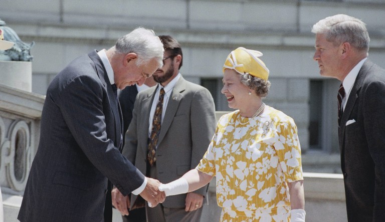 Lawmakers pay tribute to Queen Elizabeth II following monarch’s death