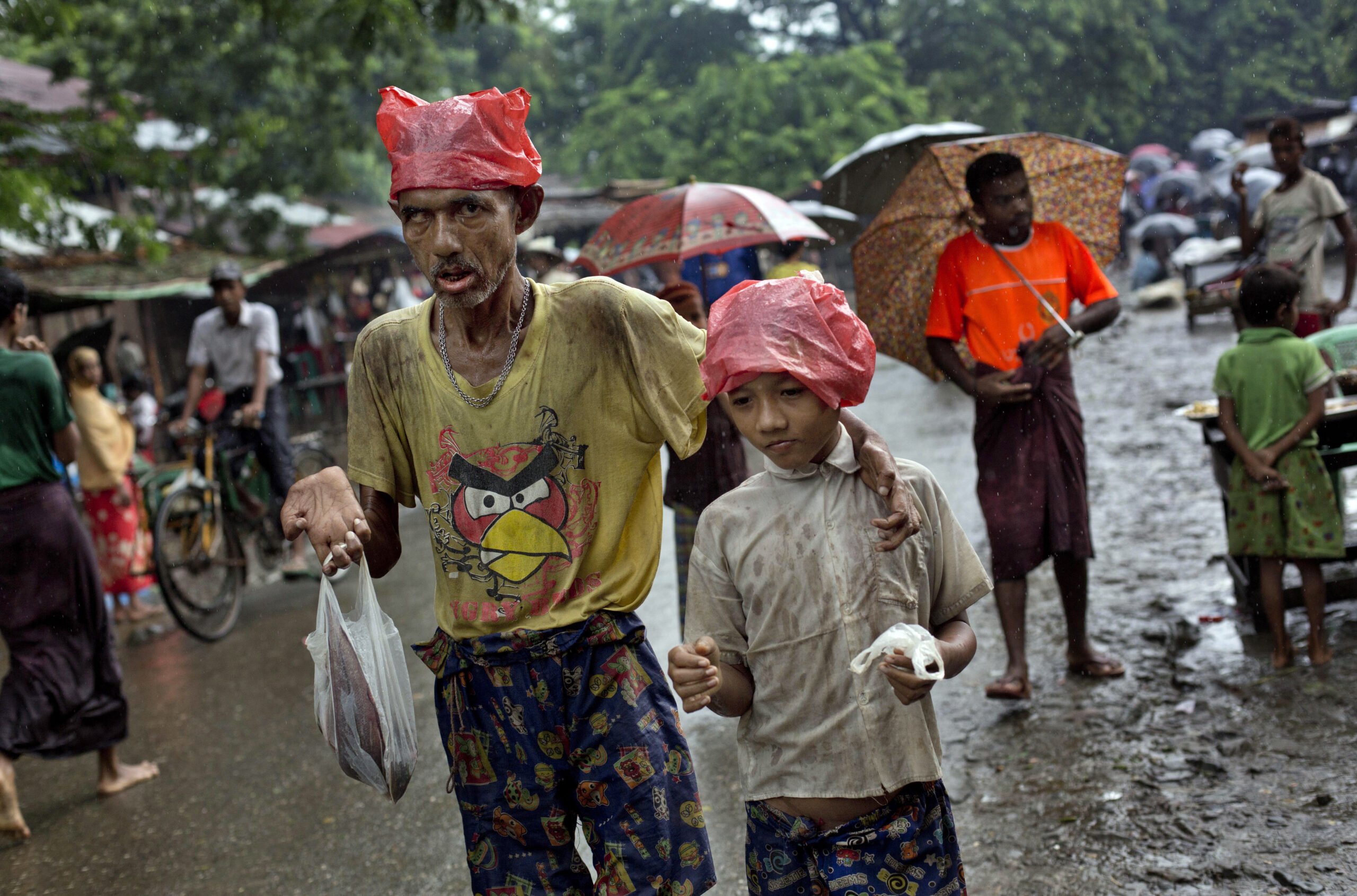 Myanmar blockades Rohingya, tries to erase name