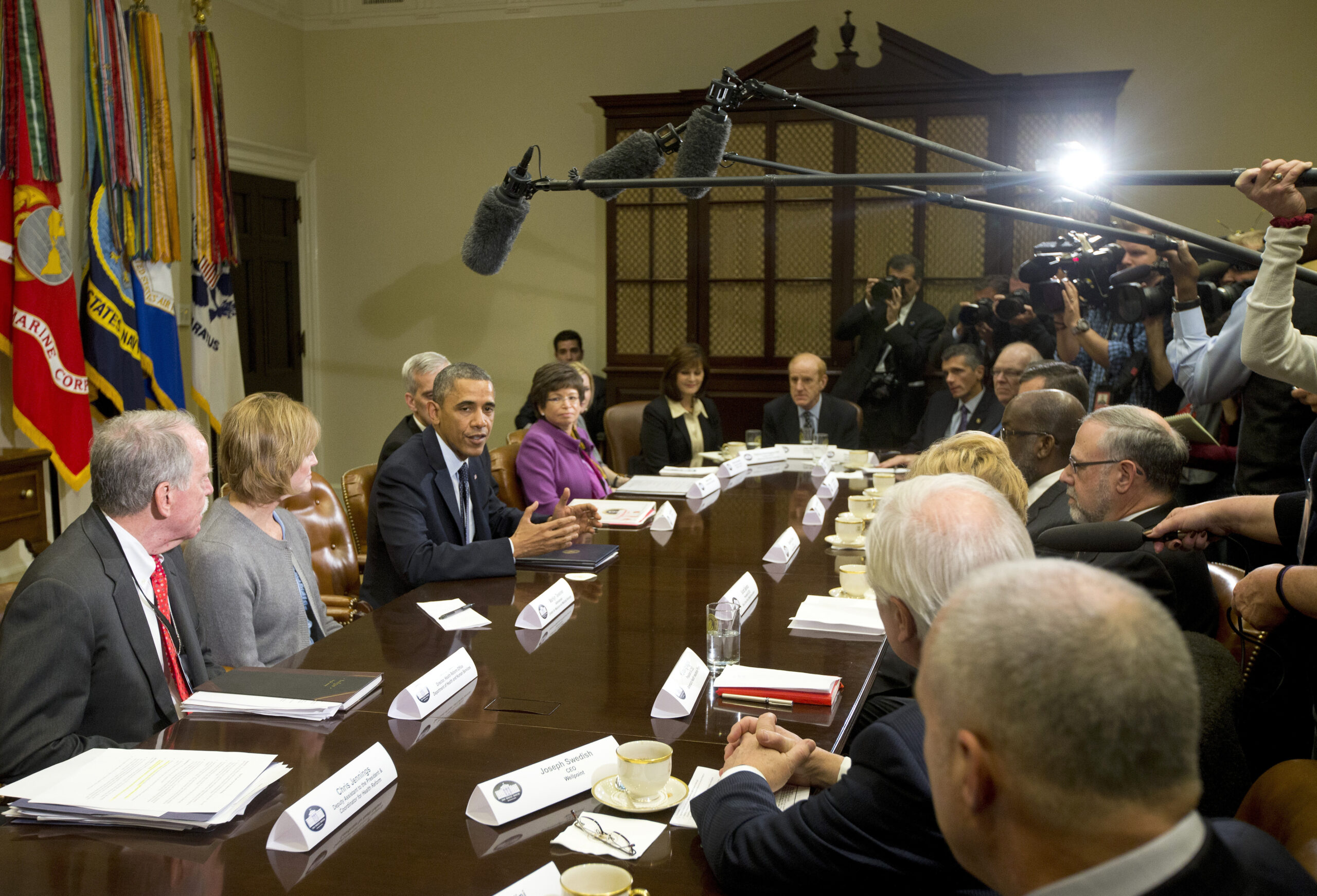 Obama holds ‘brainstorming’ session with insurance executives