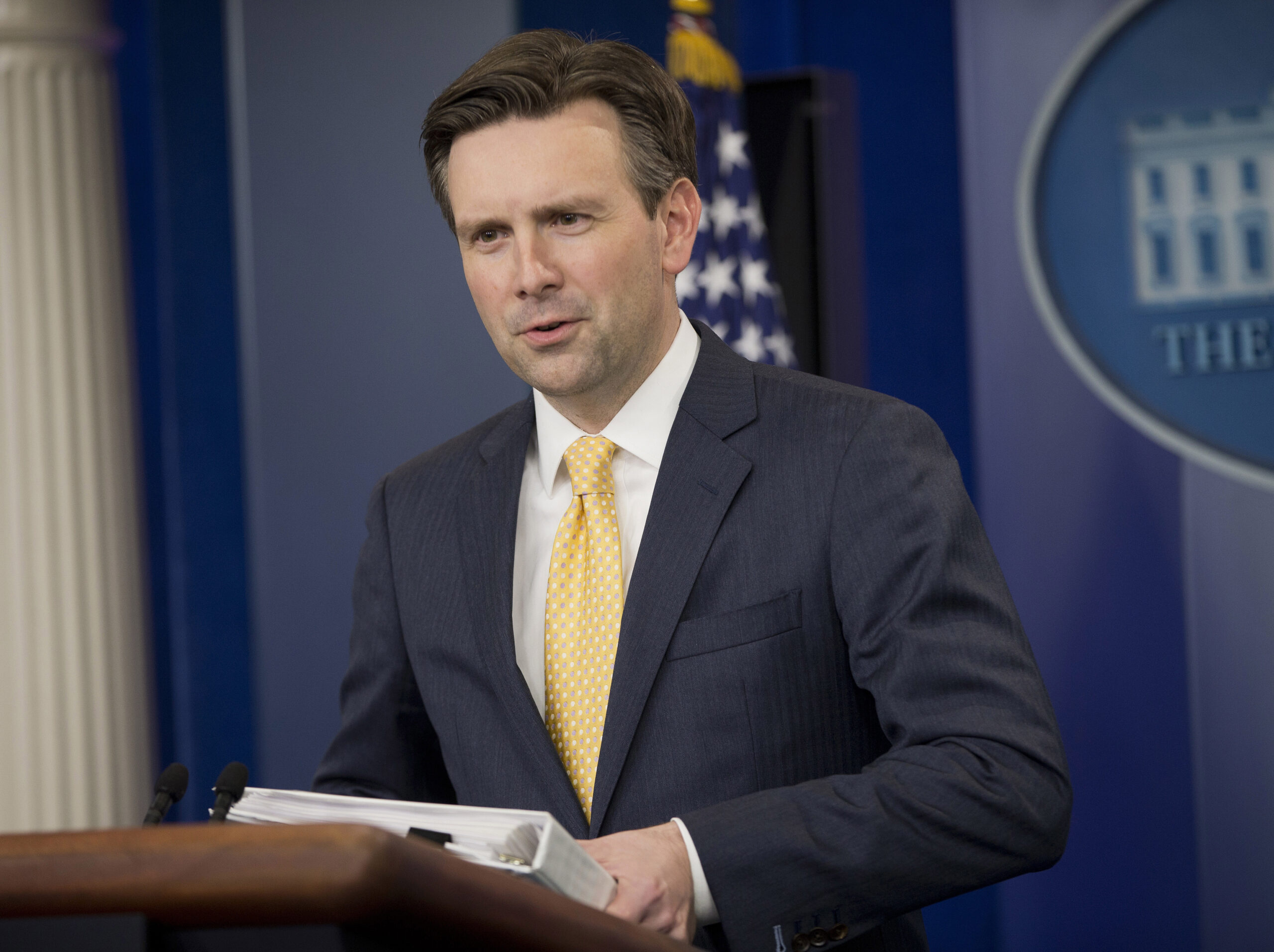White House downplays HUD chief’s Hatch Act violation