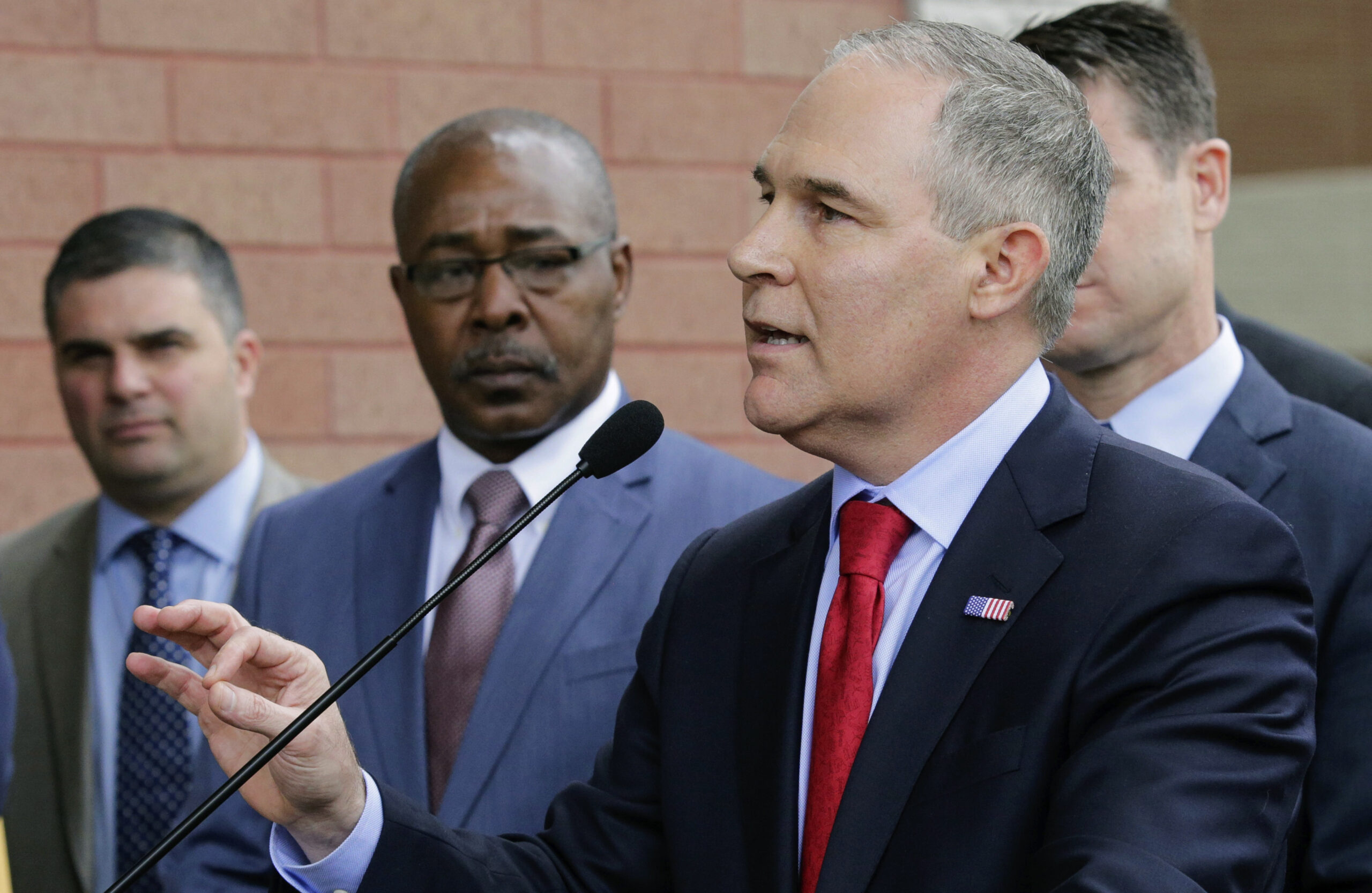 EPA head Pruitt: We hear East Chicago’s concerns ‘loud and clear’
