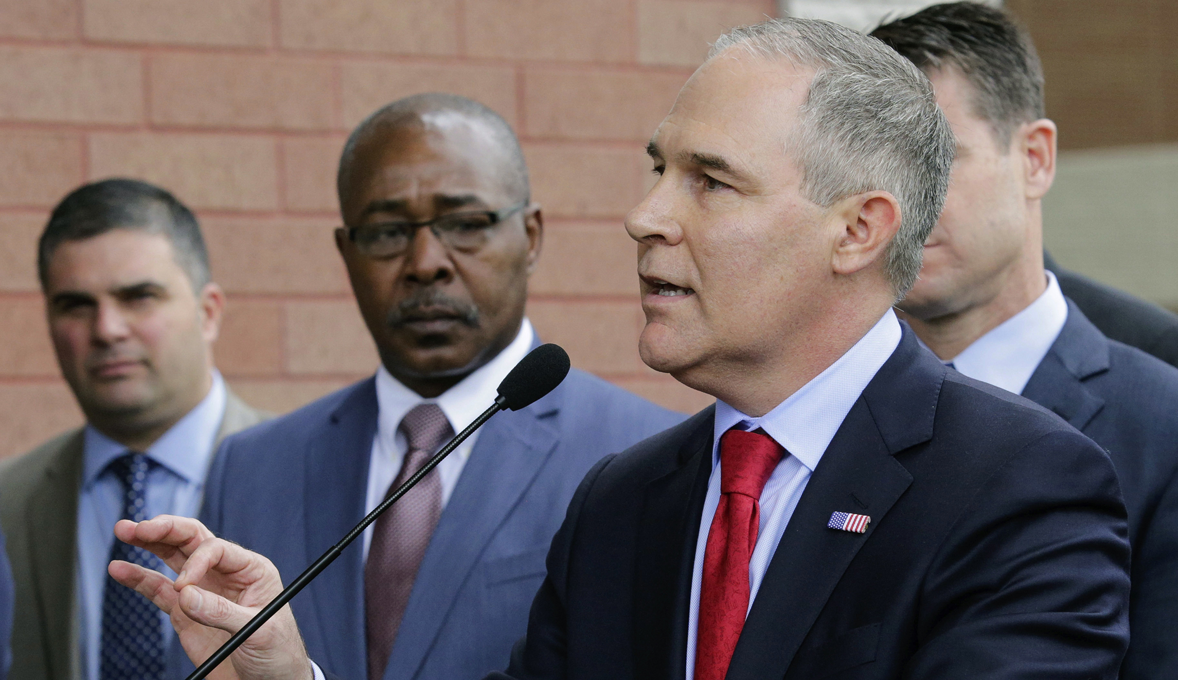 EPA eyes major new cuts to biofuel mandate