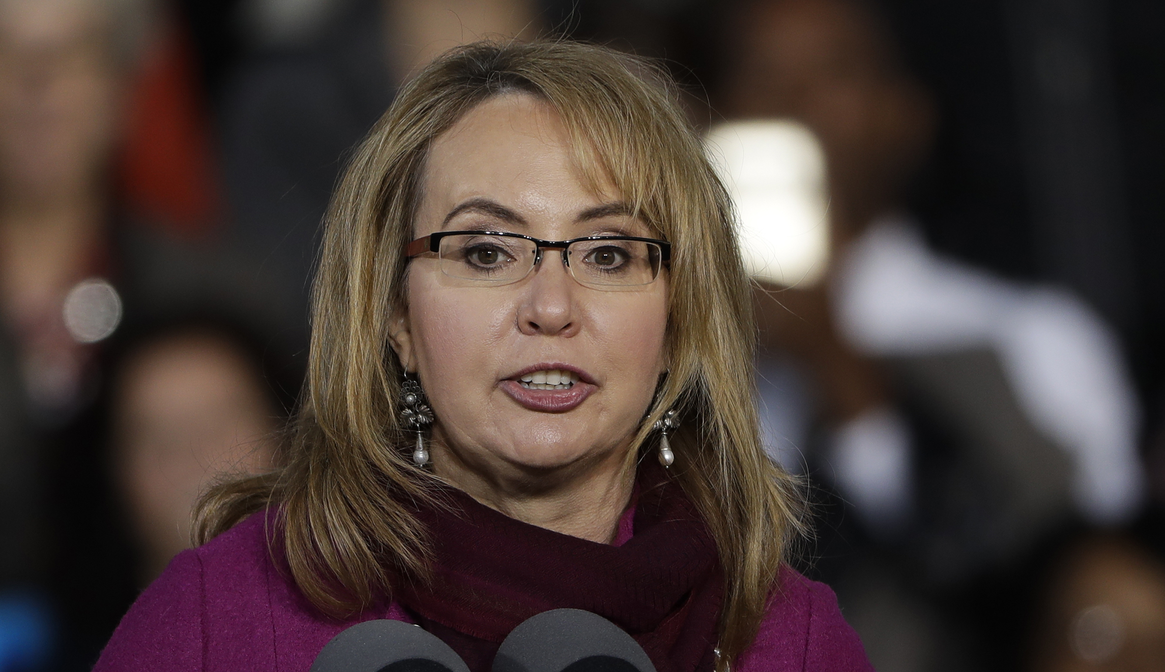 Gabby Giffords urges lawmakers to ‘find the courage’ to pass gun control legislation after Florida shooting