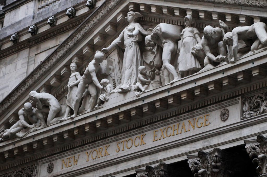 Stocks end mostly lower as Ukraine tensions flare