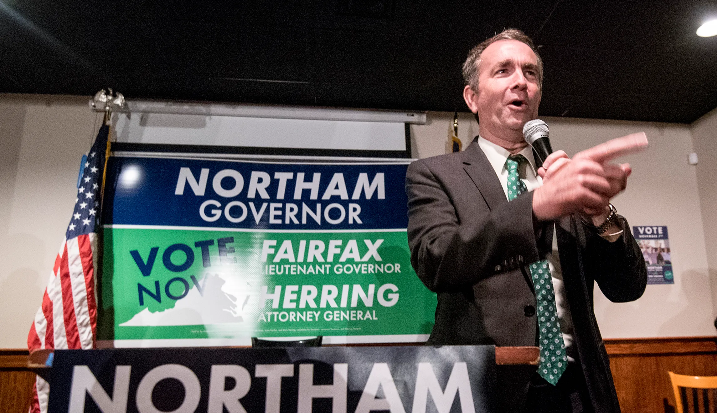 More 2020 Democrats join chorus calling for Ralph Northam to resign for racist photo