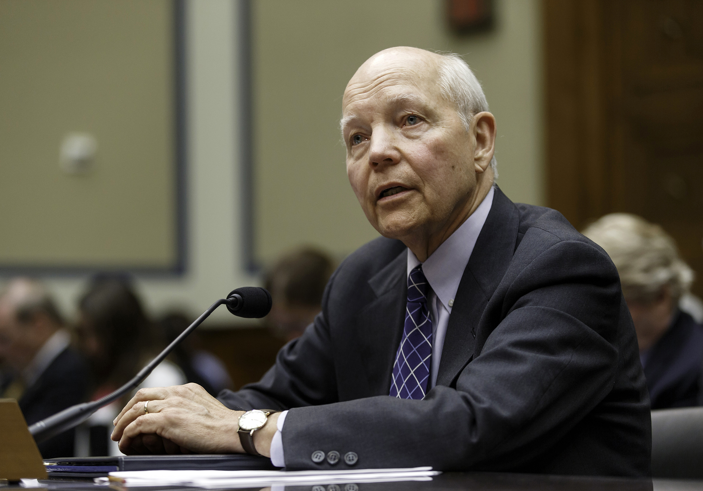 House sets hearings on impeaching IRS chief