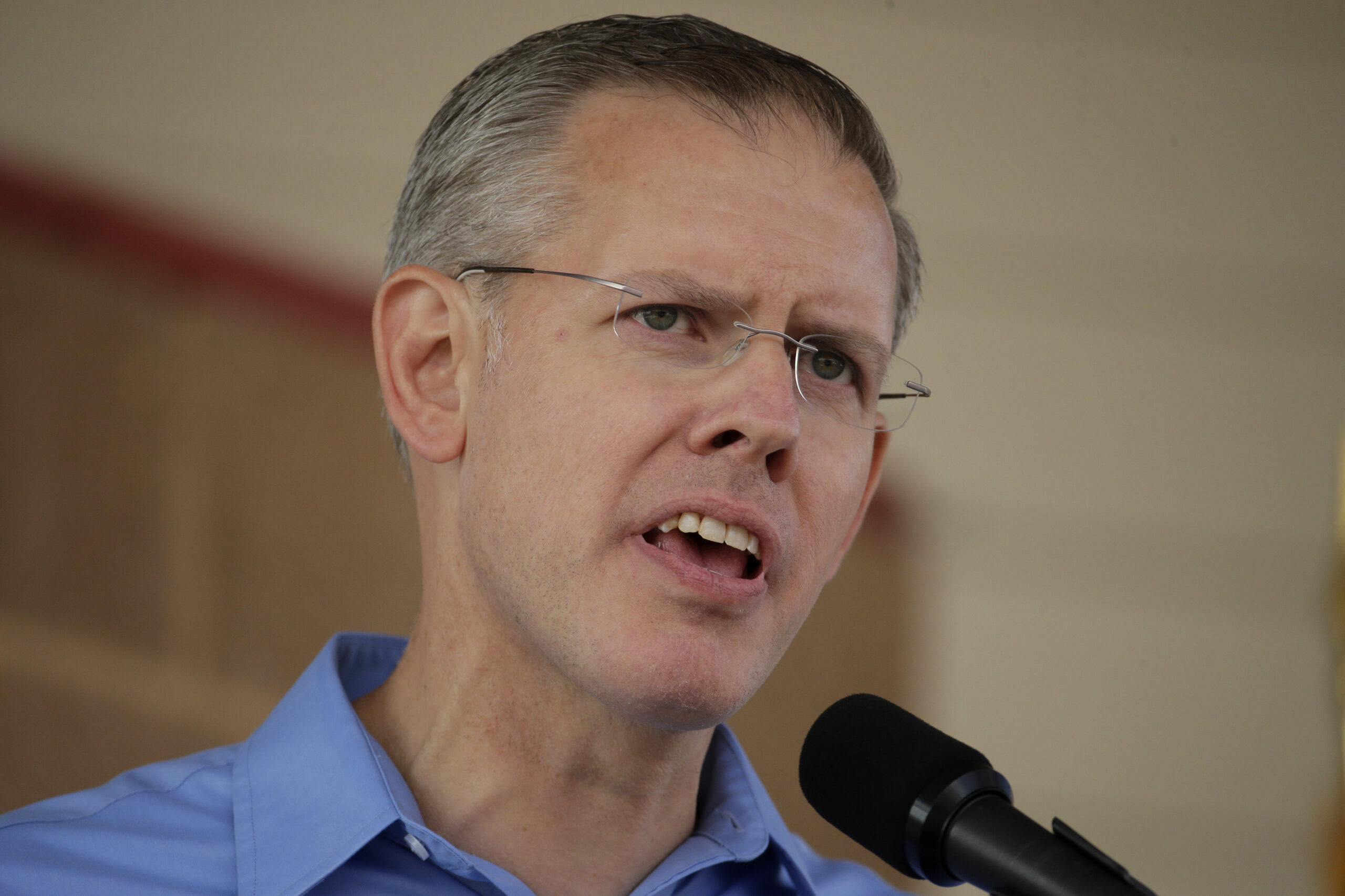 Davis expands lead over Brownback in election for Kansas governor