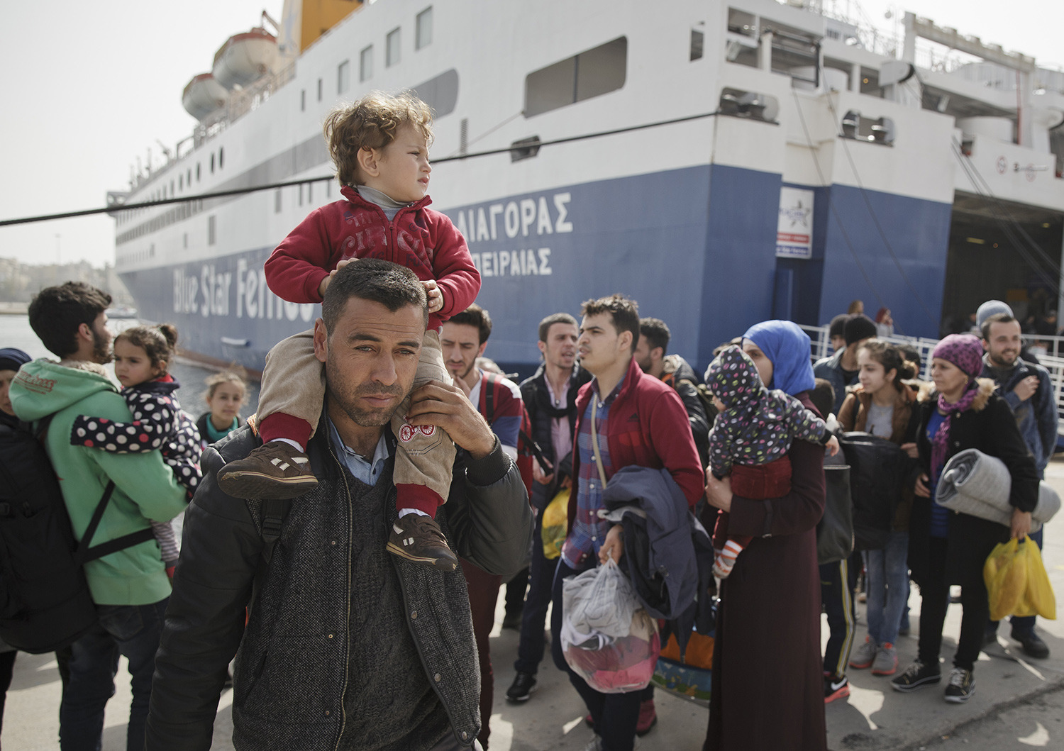 Lawmakers revive call to halt Syrian, Iraqi refugees