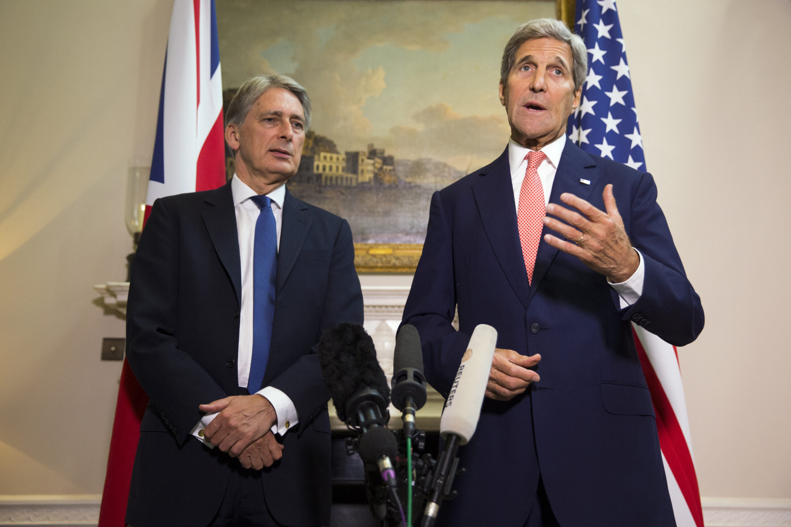 Kerry: Russia’s deployment of fighter jets disturbing