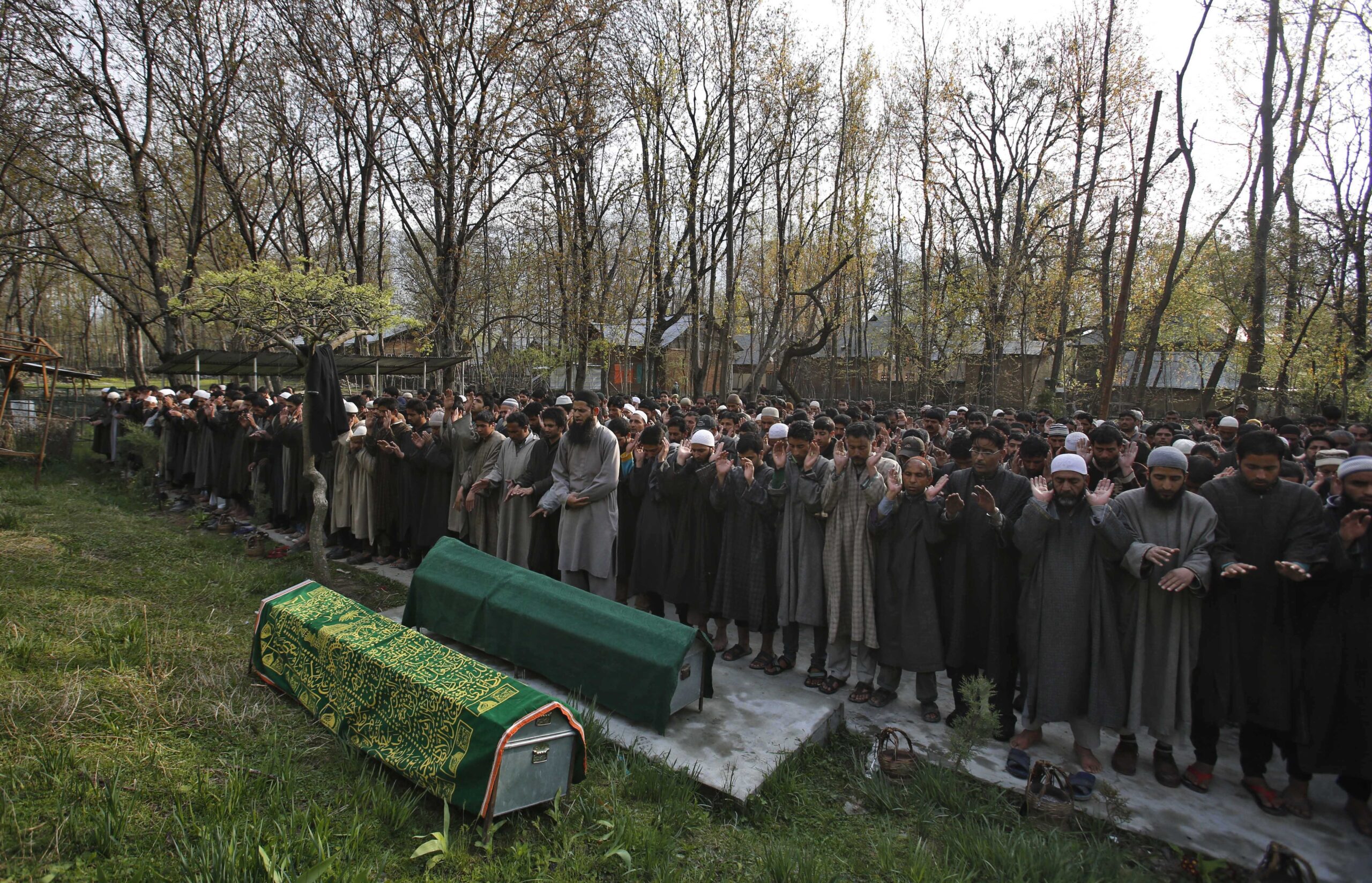 Suspected rebels kill 3 in Indian Kashmir villages