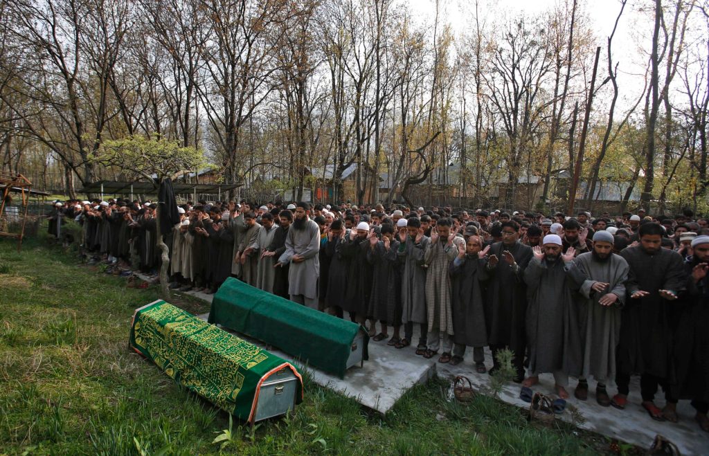 Suspected rebels kill 3 in Indian Kashmir villages