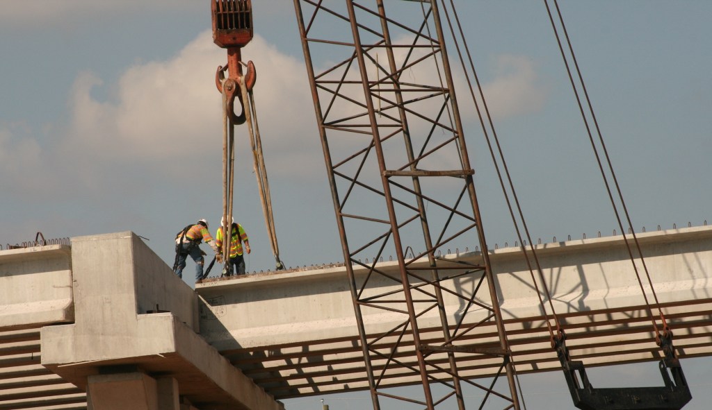 Trump infrastructure plan targets environment reviews