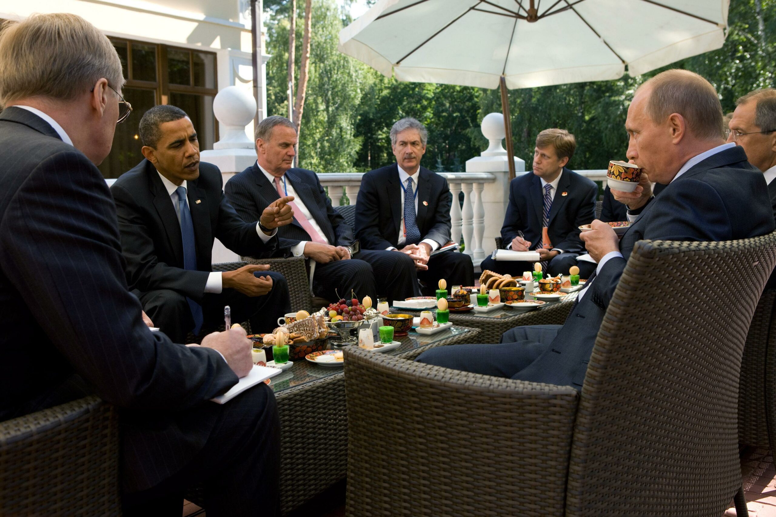 Putin’s wink back: Offers Obama a military ‘transit point’