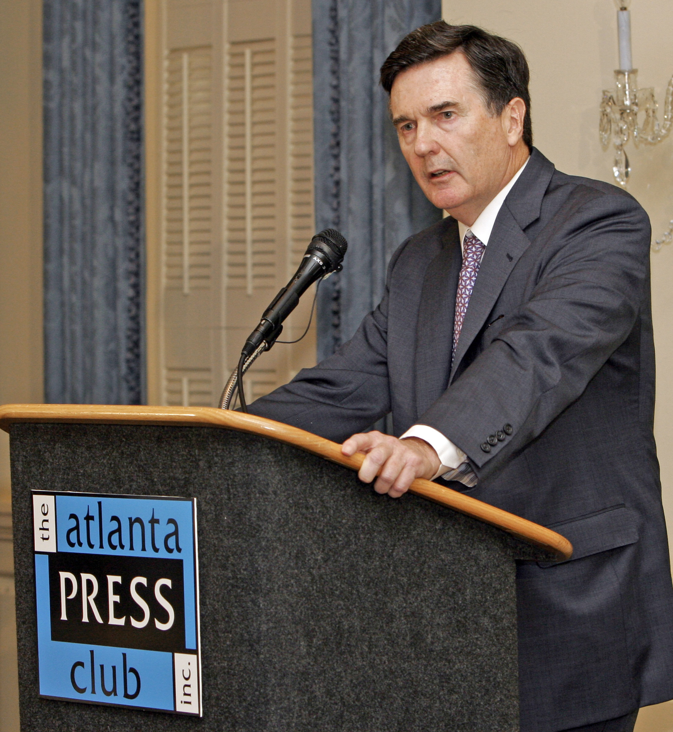 Fed’s Lockhart wants to see higher inflation before taper