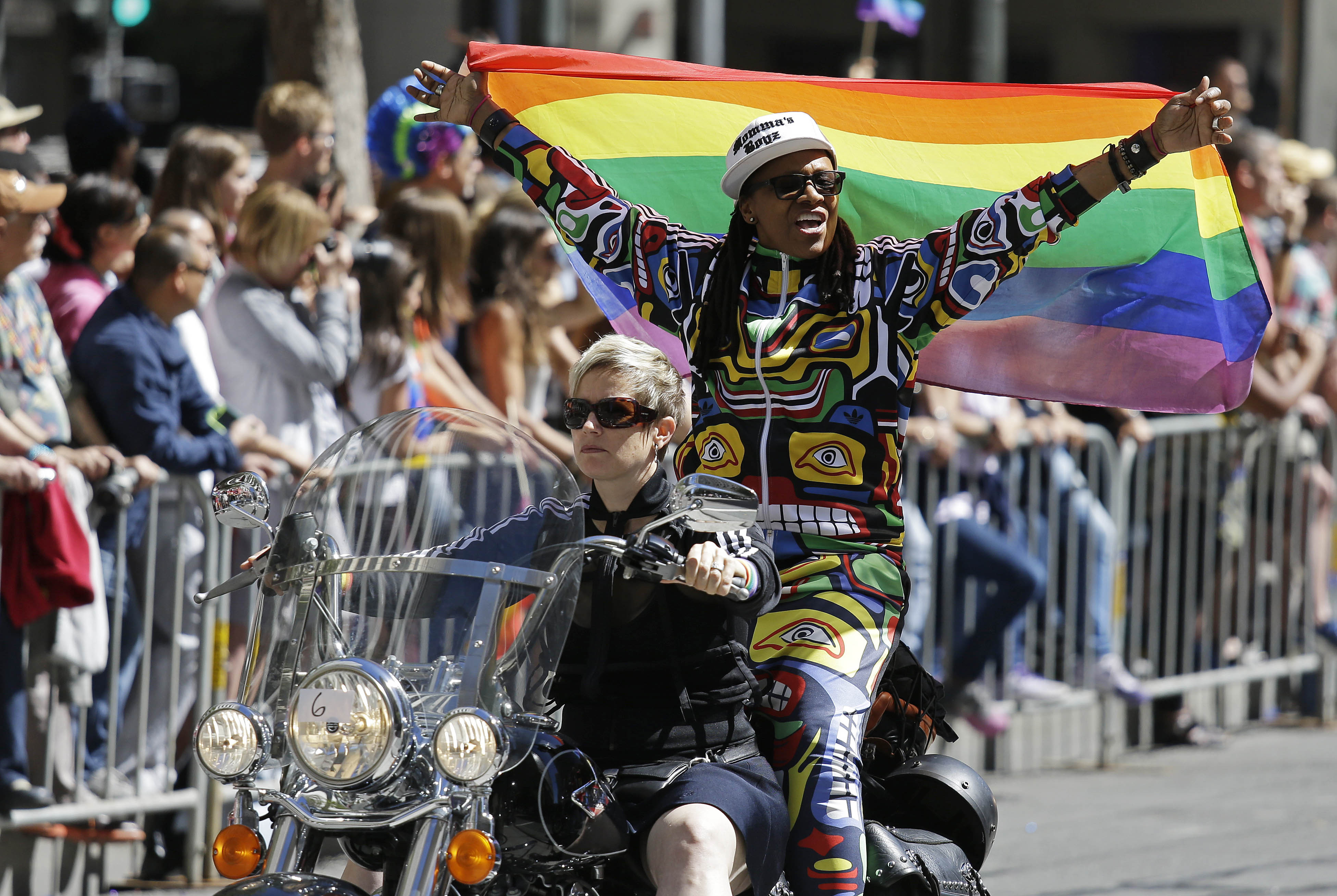 San Francisco Gay Pride Parade attracts multitudes
