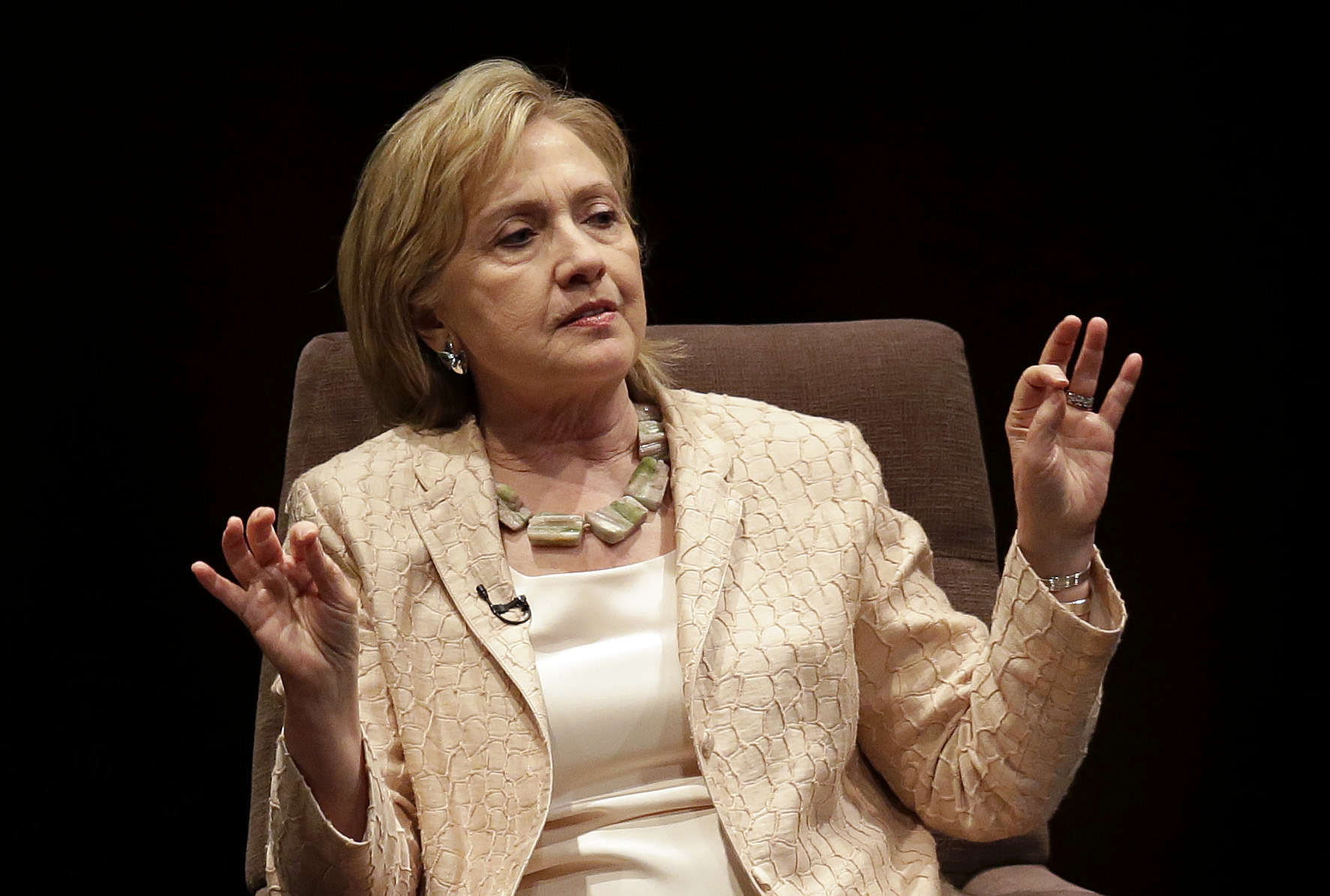 At it again: Hillary Clinton tries, fails to downplay family’s enormous wealth