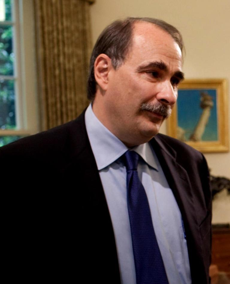 Axelrod: Obama fine with base, in battlegrounds