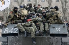 Pro-Russian gunmen make inroads in eastern Ukraine