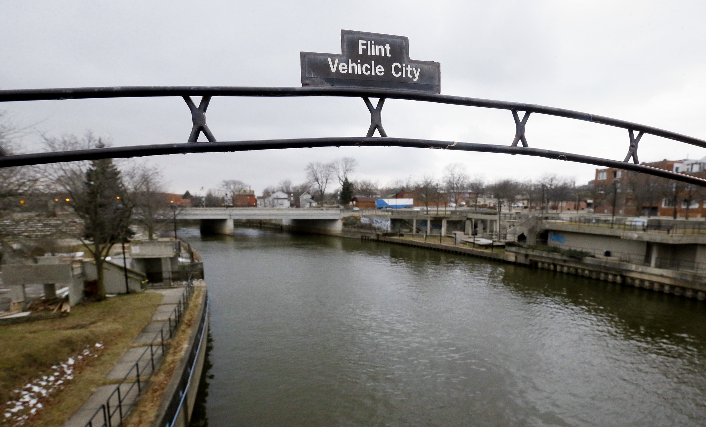 Judge approves $626 million settlement in Flint water litigation