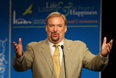 Rick Warren hopes to expand ministry in Africa