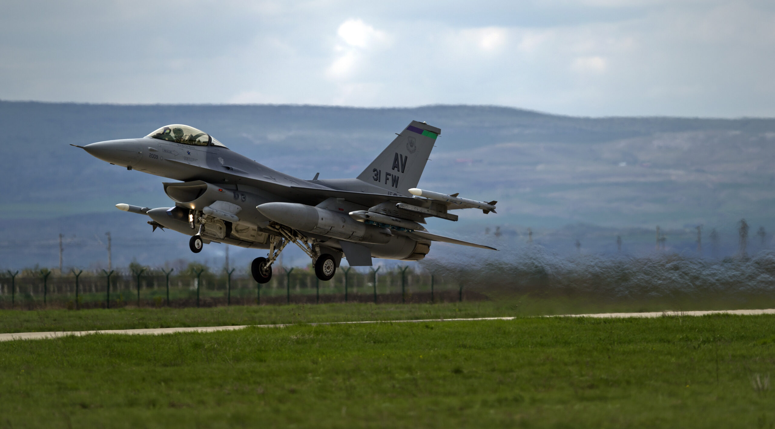 450 US, Romanian troops in joint military games