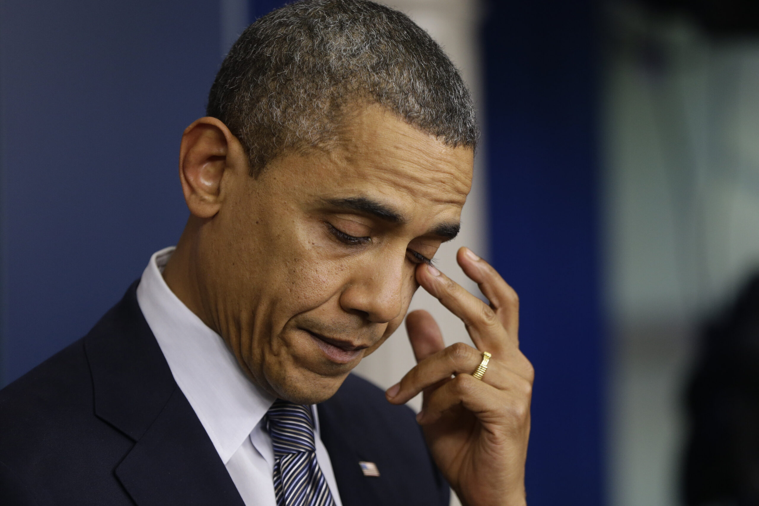 Tearful Obama calls for action after shooting
