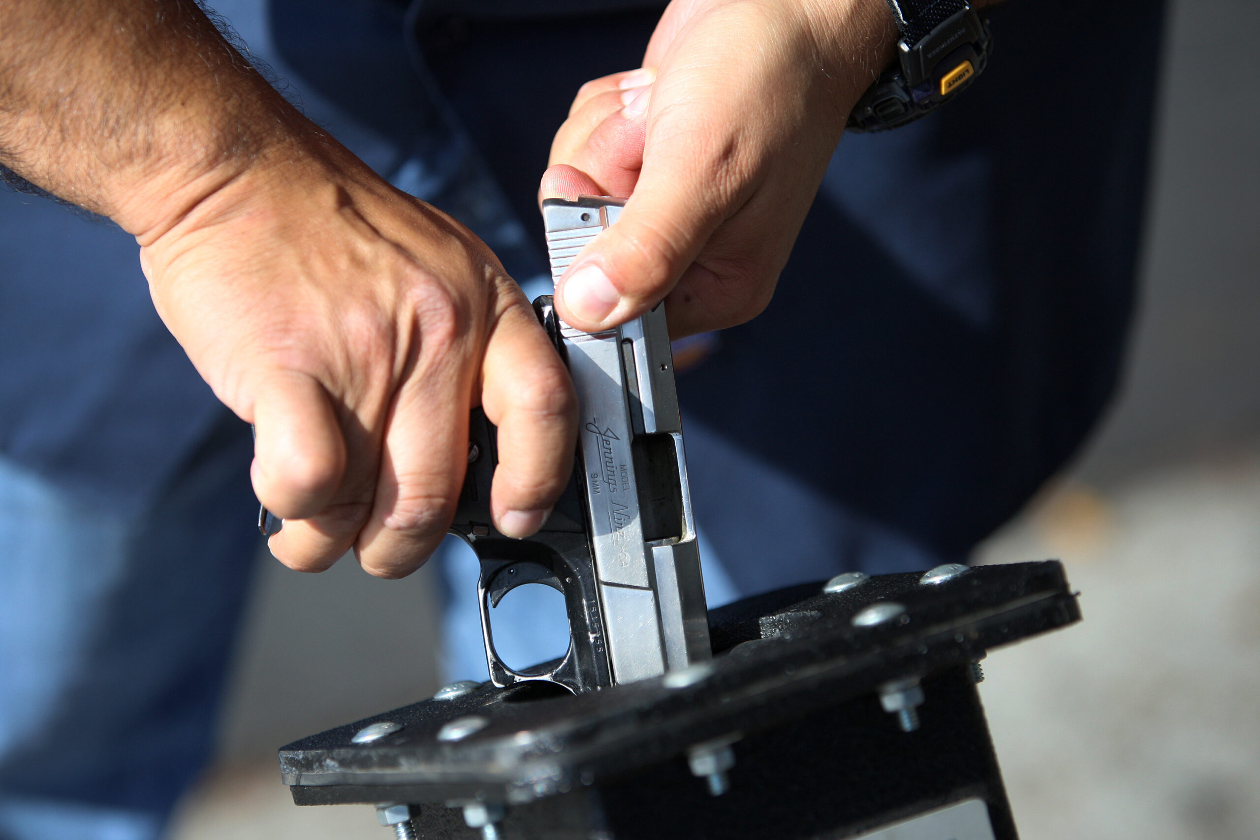 Top Republican offers gun background check measure