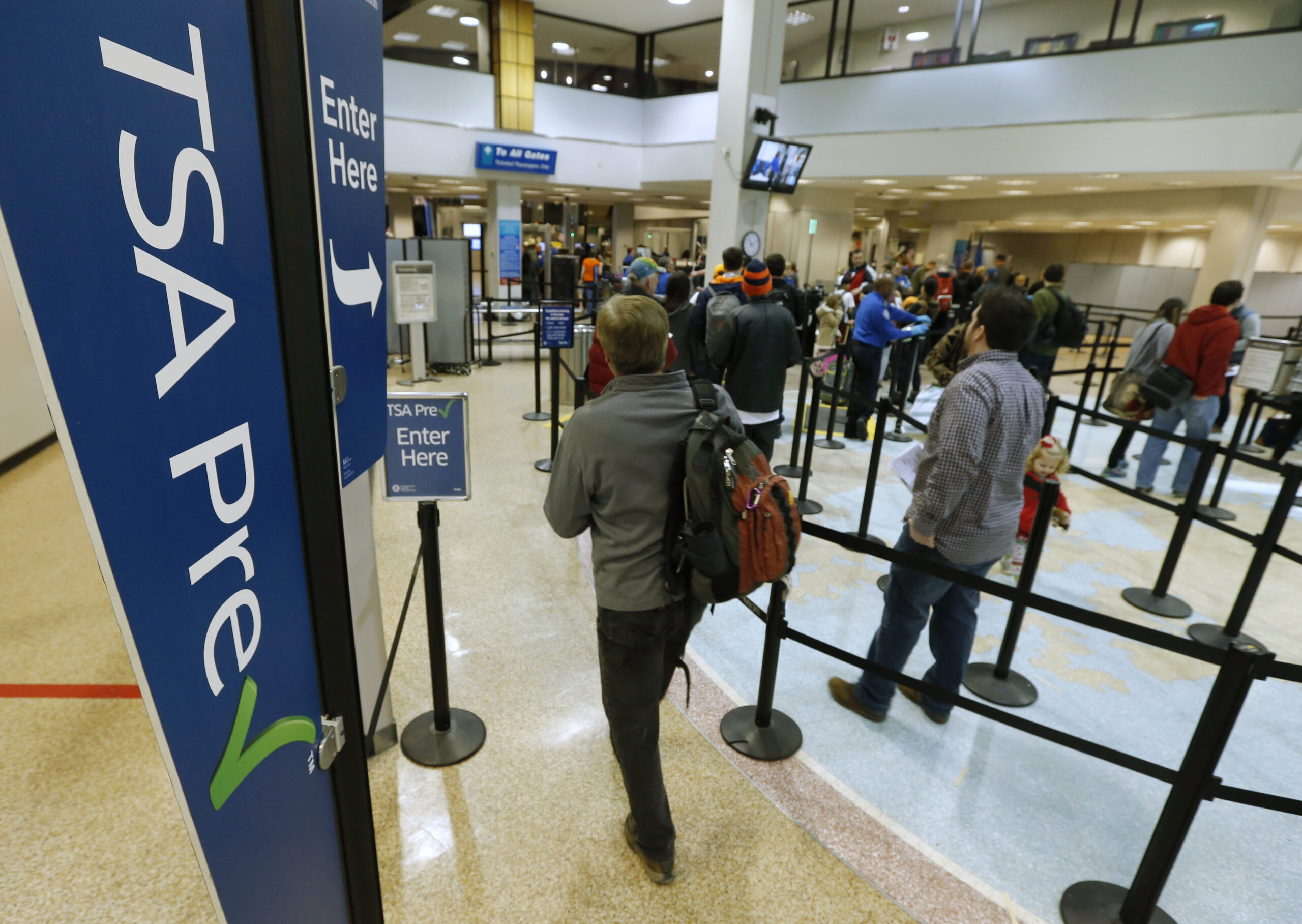Bill to expand PreCheck, modernize TSA gets travel groups on board
