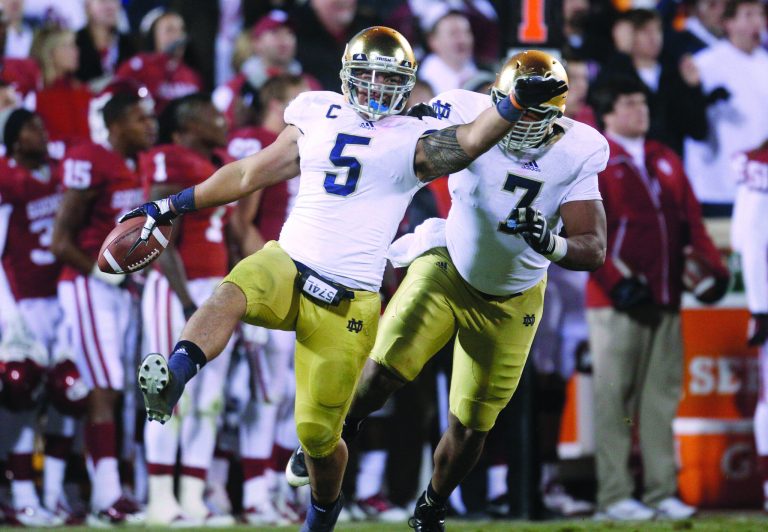 Sue Ogrocki/AP
Manti Te'o and Notre Dame held Oklahoma to 15 yards rushing on Saturday.