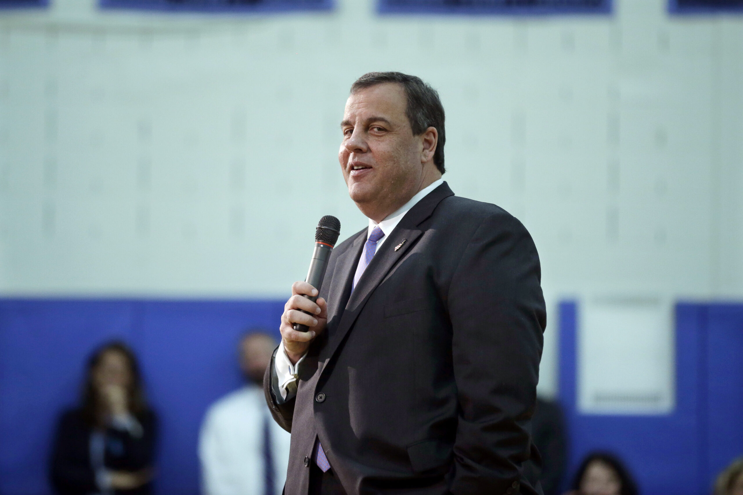 Chris Christie should let Americans in on his weight loss journey