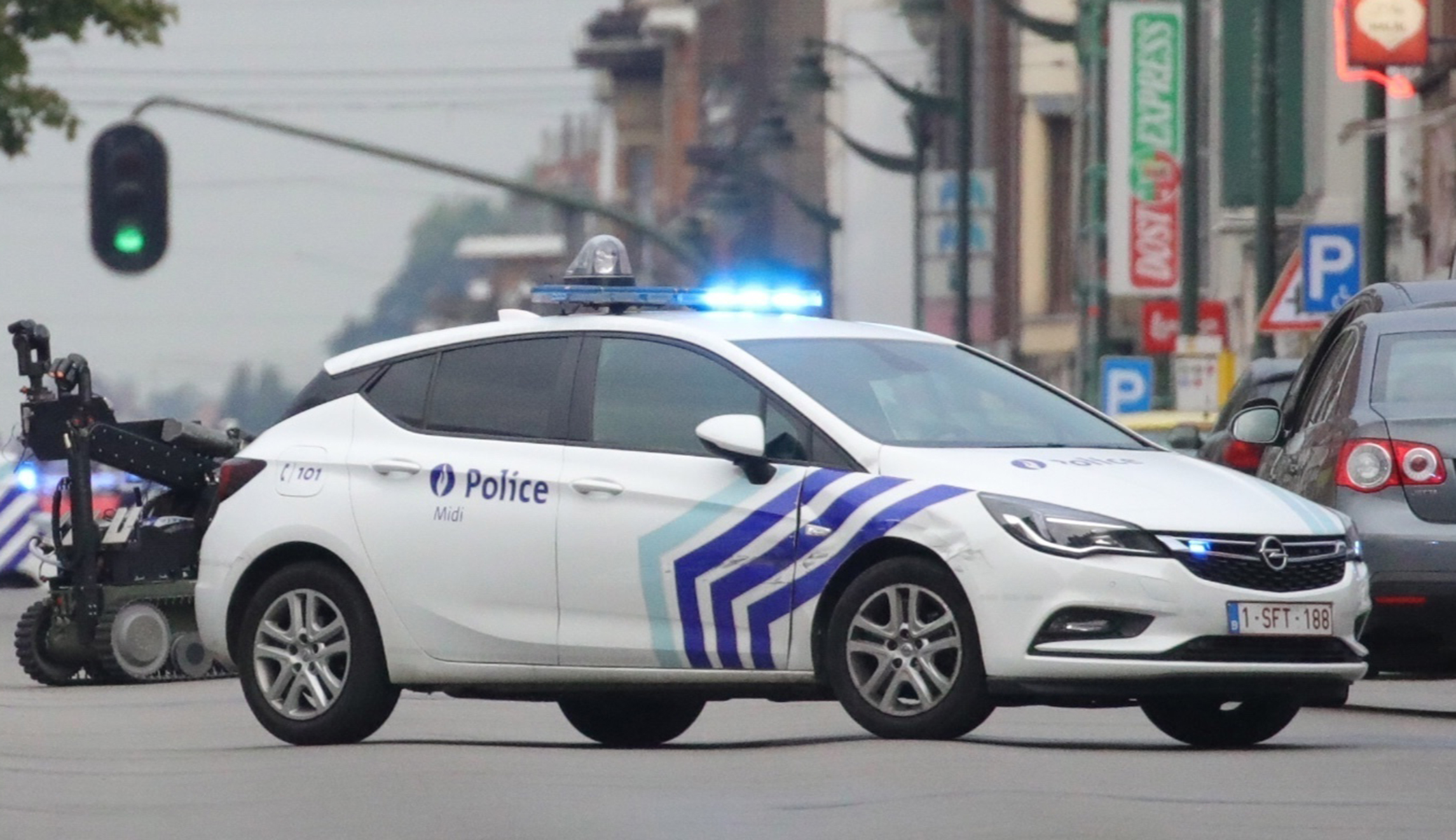 Brussels troops stop alleged knife attacker; media says he’s shot