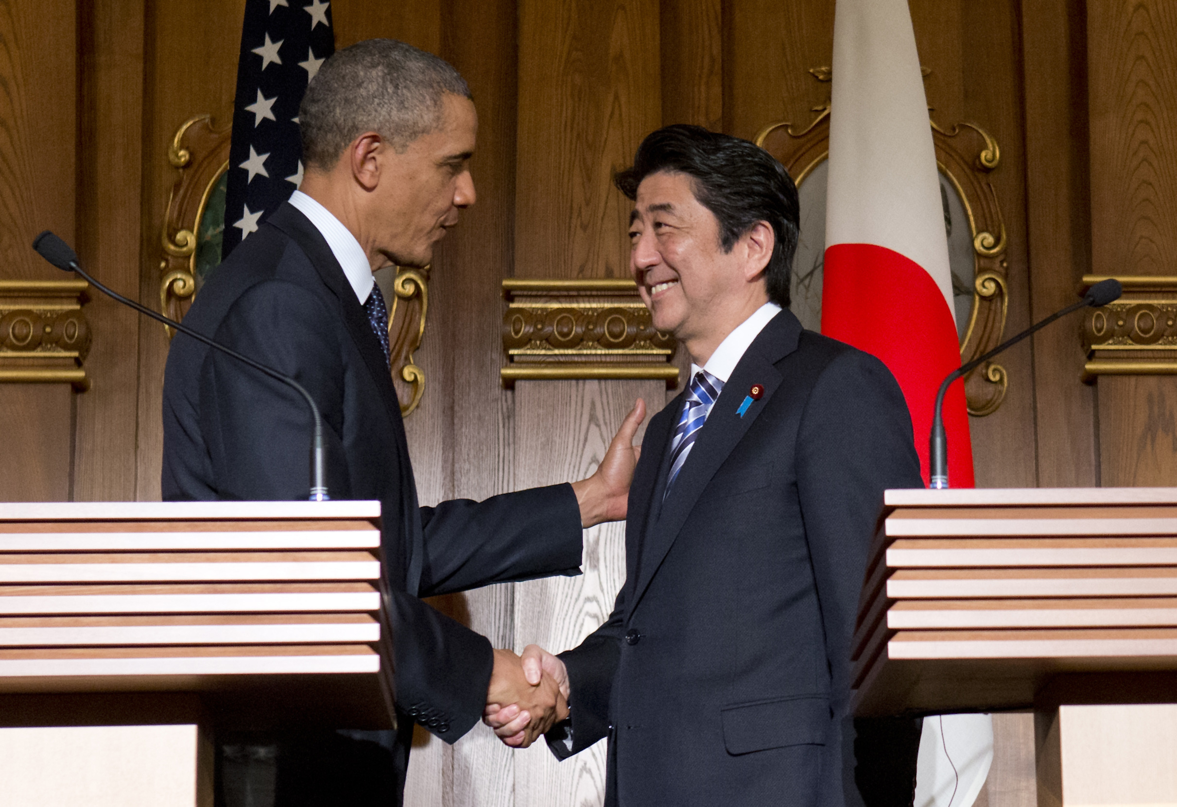 Obama: US would defend Japan in islands dispute