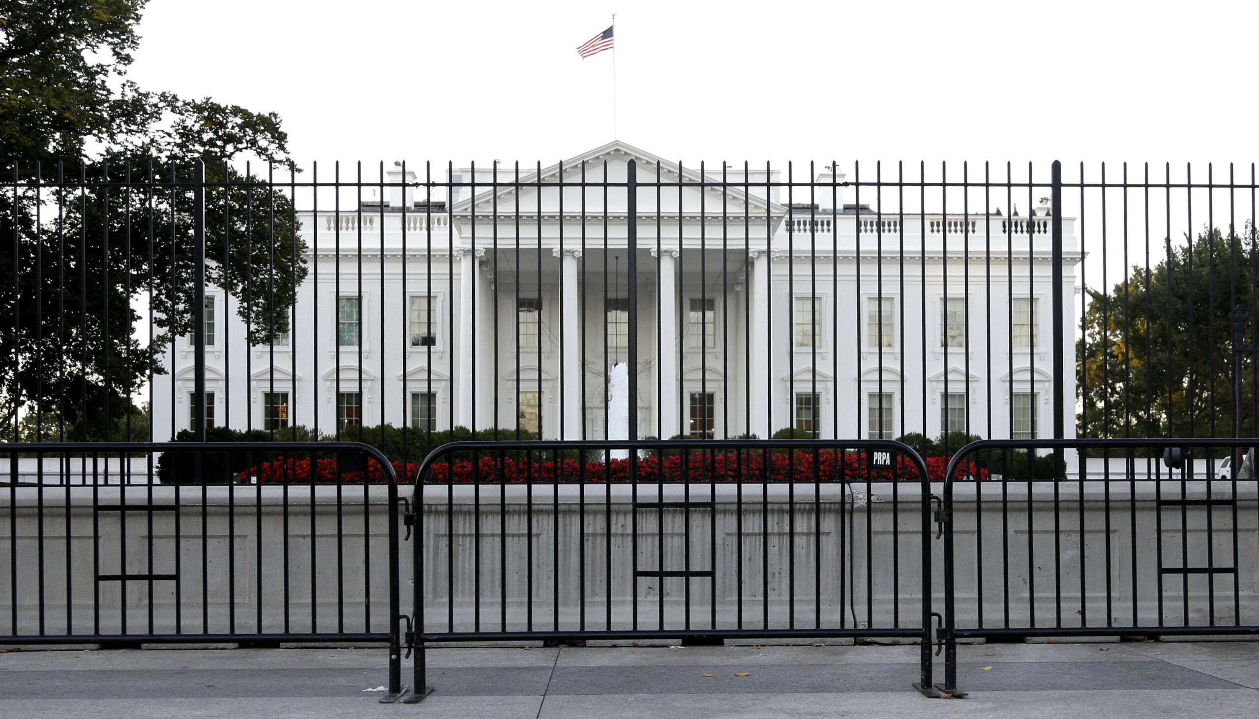 Secret Service: Man who shot himself in the head outside White House is dead